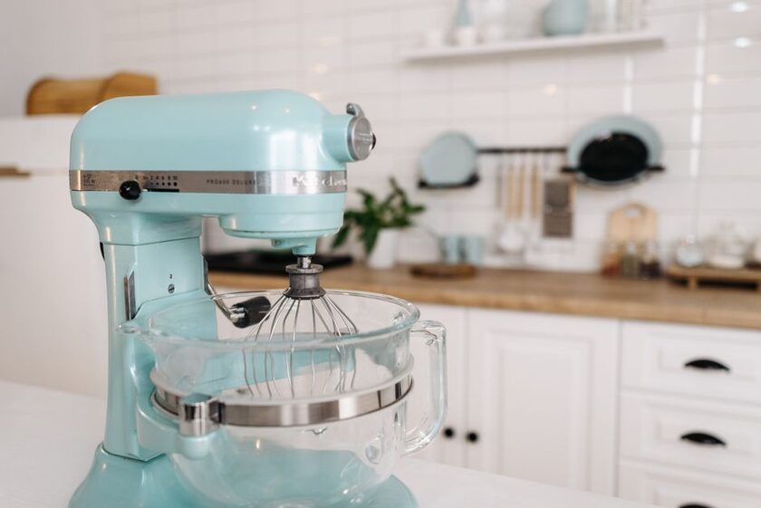 MUM58720, pâtissier 1000 W, bol inox 3,9 L, 7 vitesses Bosch