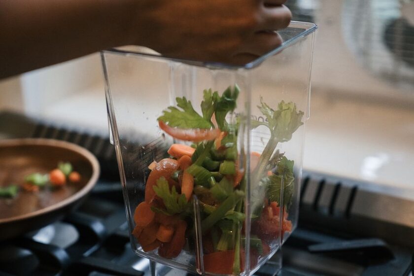 Robot cuiseur blender chauffant